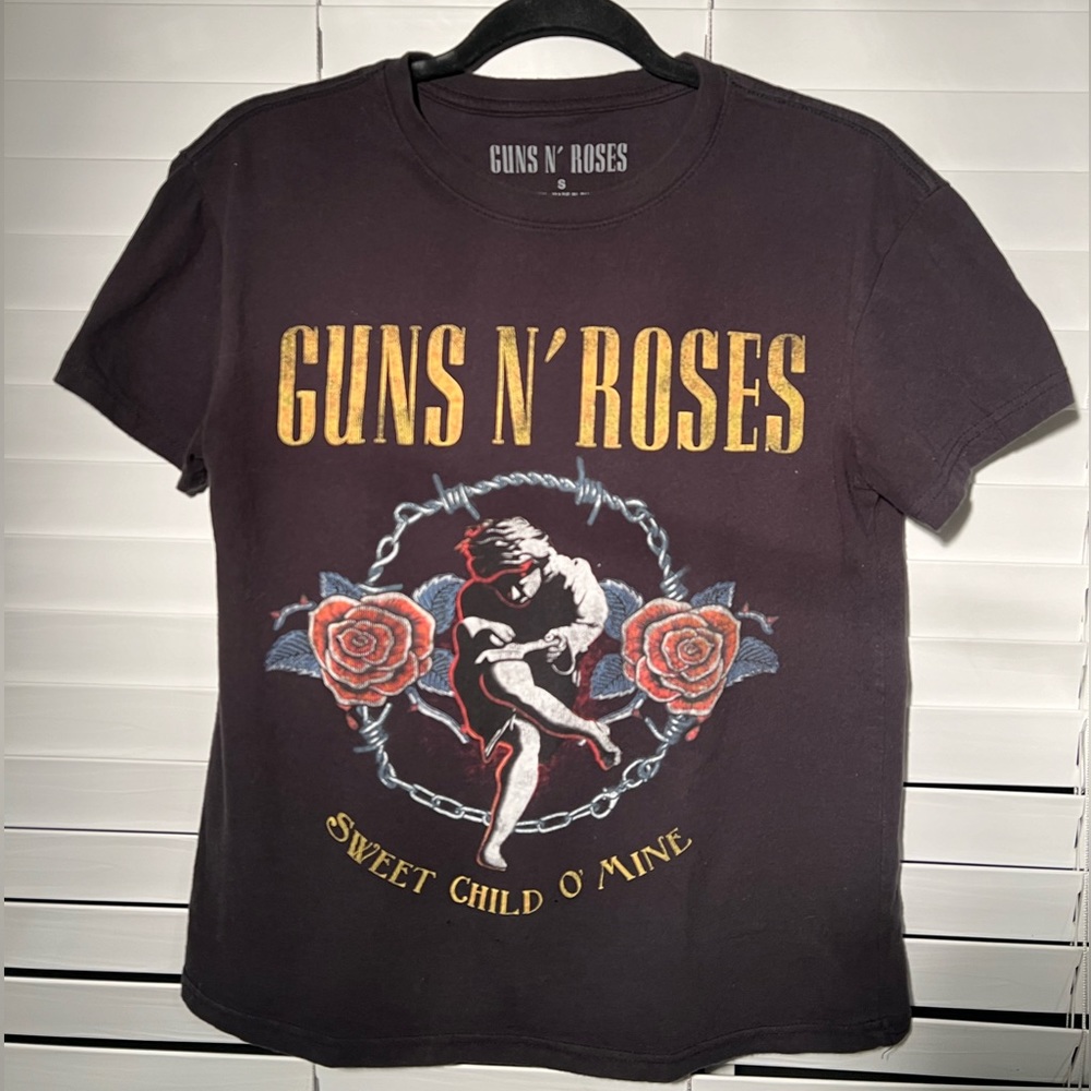 🎸Guns N Roses 🥀  SWEET CHILD OF MINE. Women’s small.